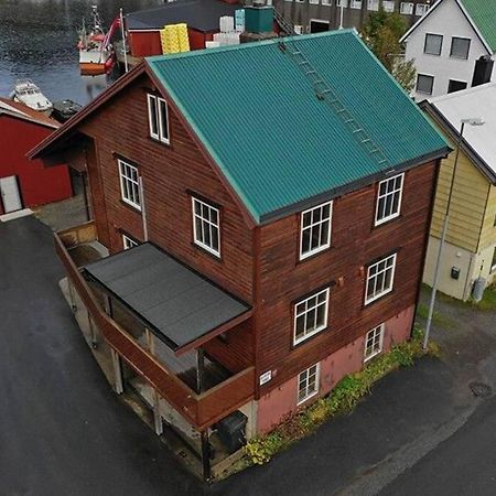Koselig Hus I Havna Apartamento Svolvær Exterior foto