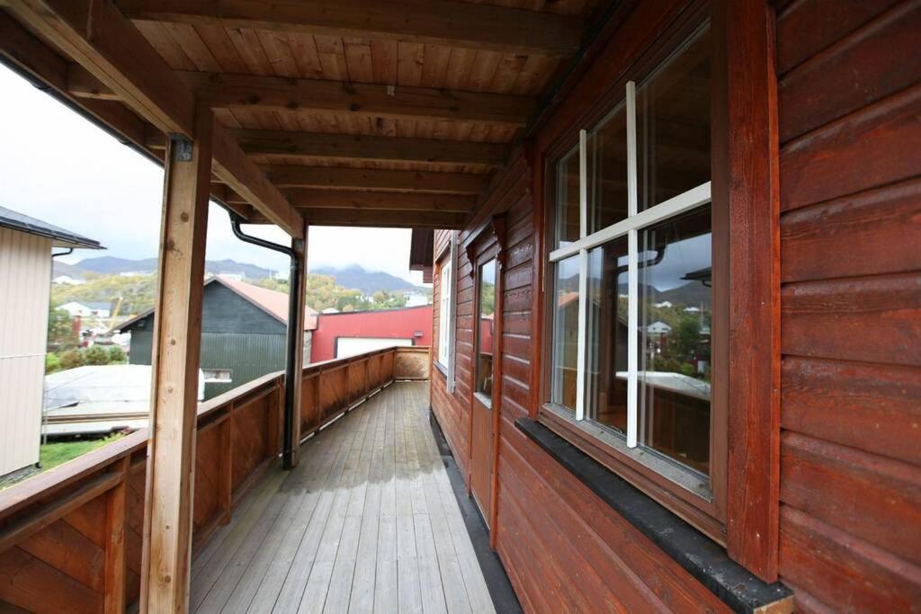 Koselig Hus I Havna Apartamento Svolvær Exterior foto
