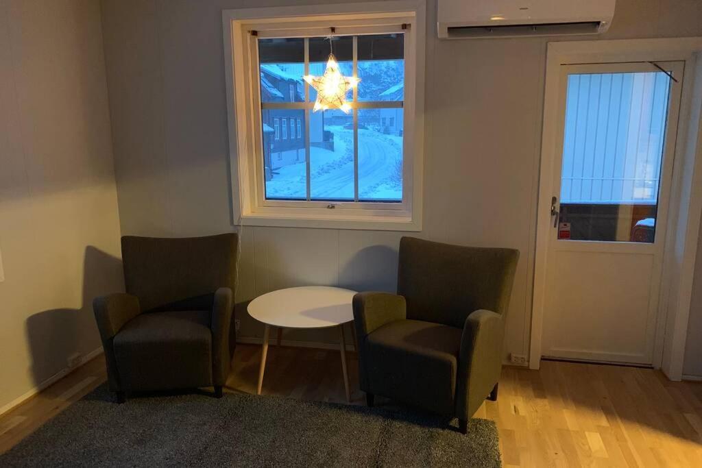 Koselig Hus I Havna Apartamento Svolvær Exterior foto