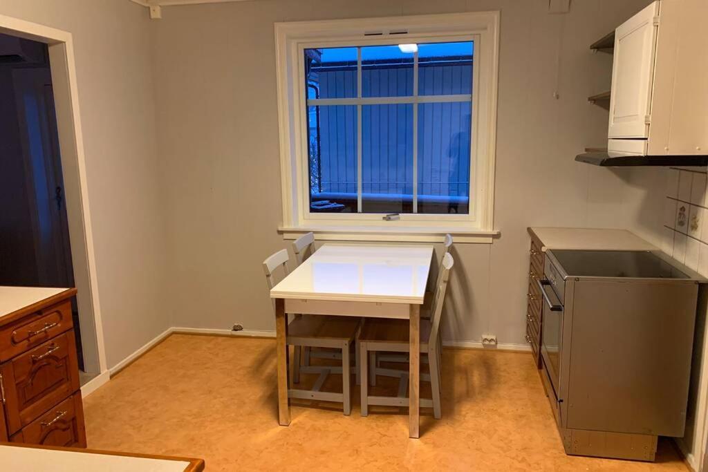 Koselig Hus I Havna Apartamento Svolvær Exterior foto