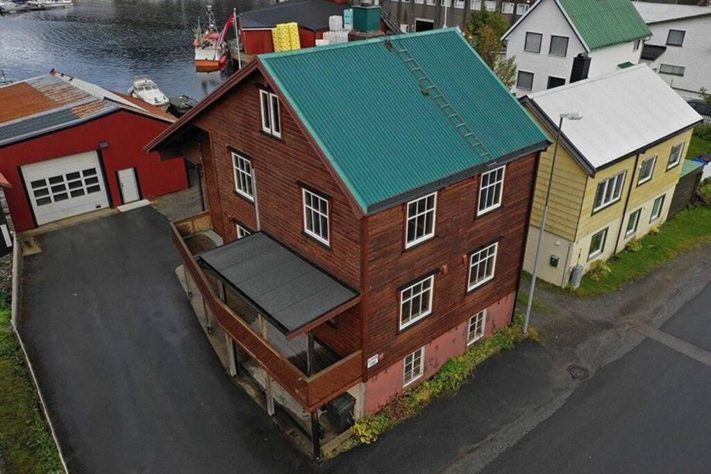Koselig Hus I Havna Apartamento Svolvær Exterior foto